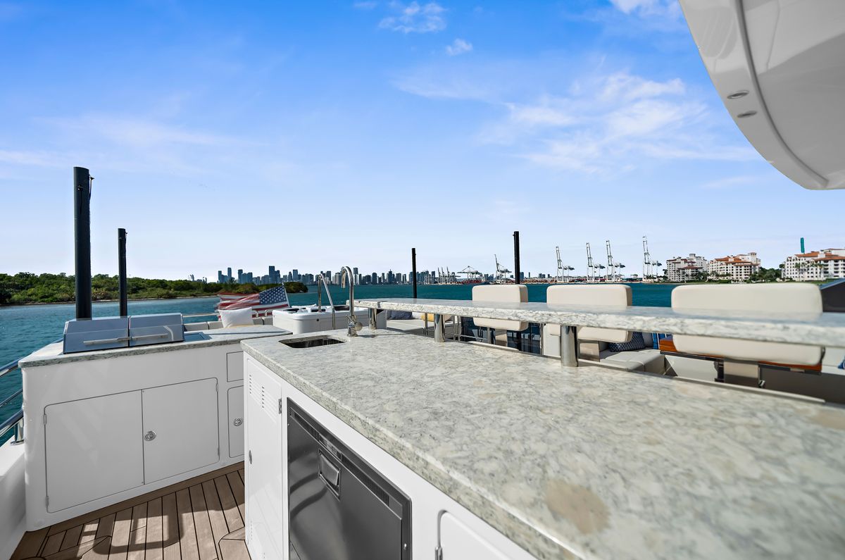 2024 Ocean Alexander 106 