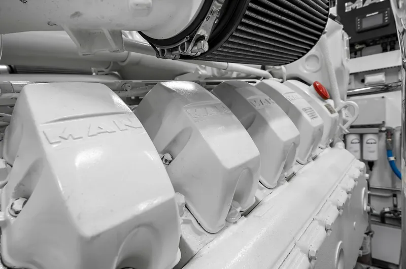 La-la-la Yacht Photos Pics 