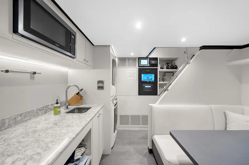 La-la-la Yacht Photos Pics 