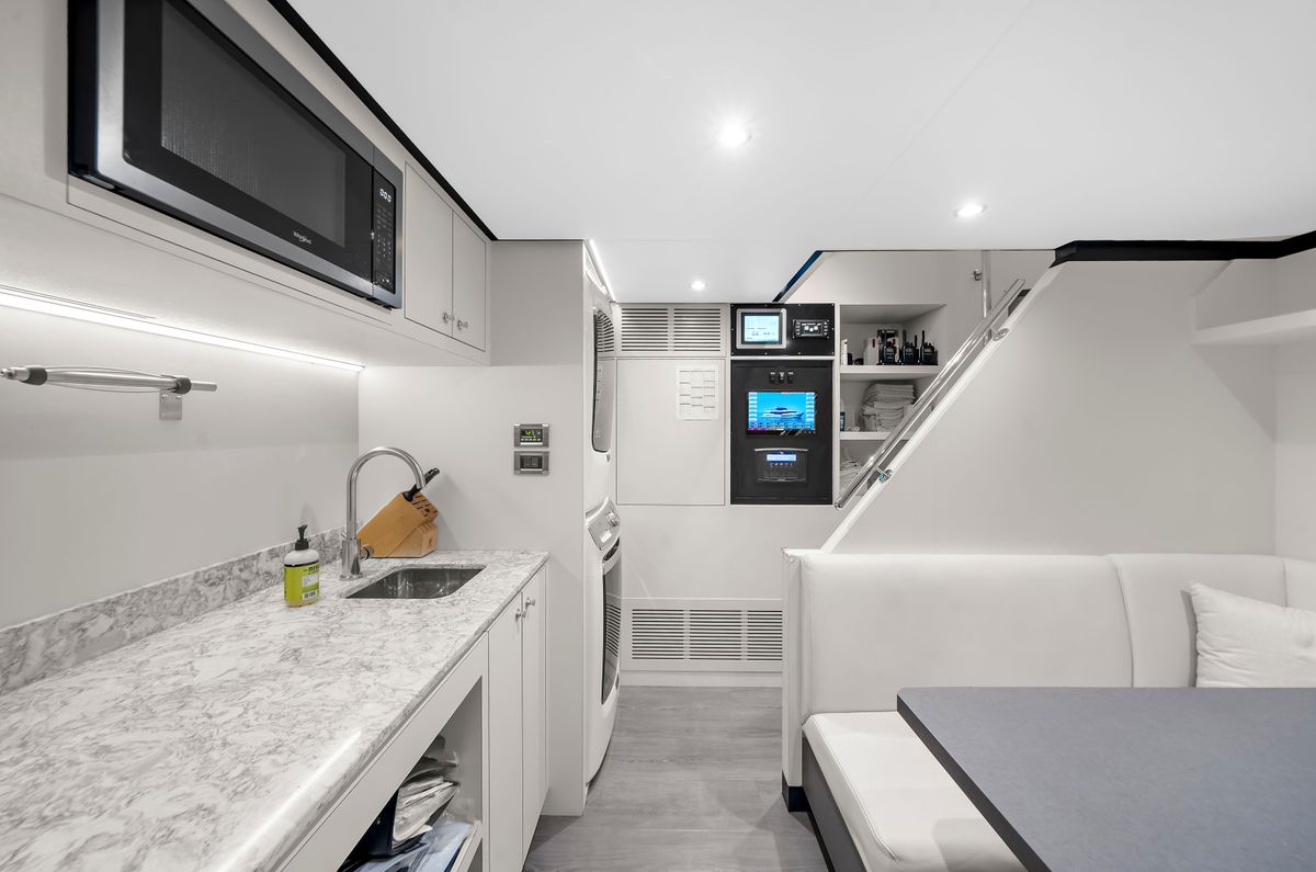 2024 Ocean Alexander 106 