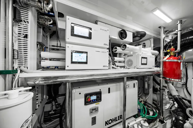 La-la-la Yacht Photos Pics 