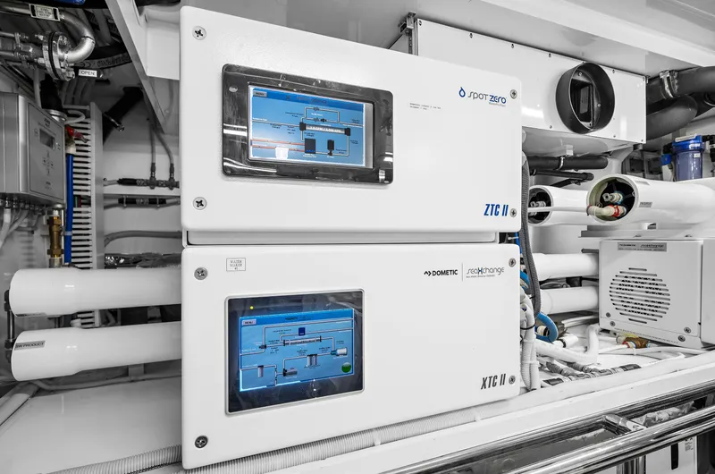 La-la-la Yacht Photos Pics 