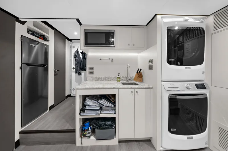 La-la-la Yacht Photos Pics 