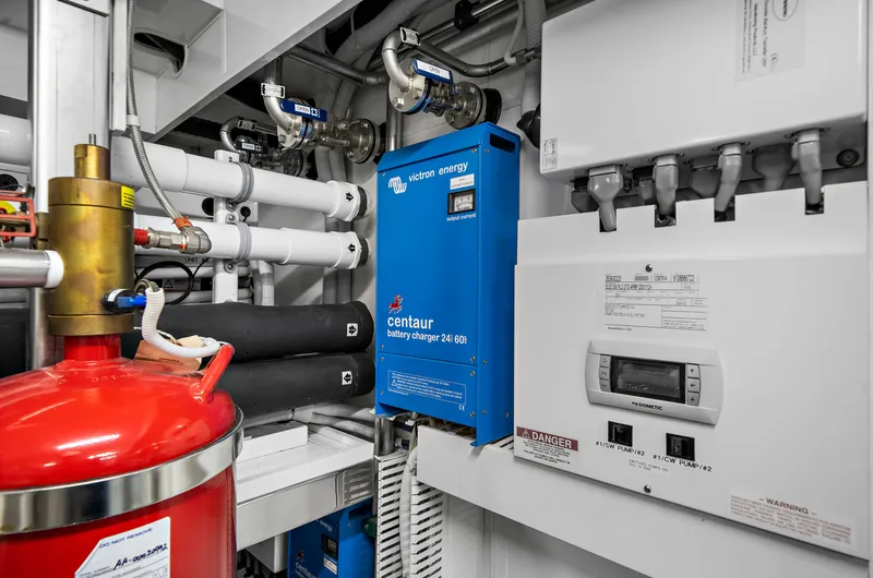 La-la-la Yacht Photos Pics 