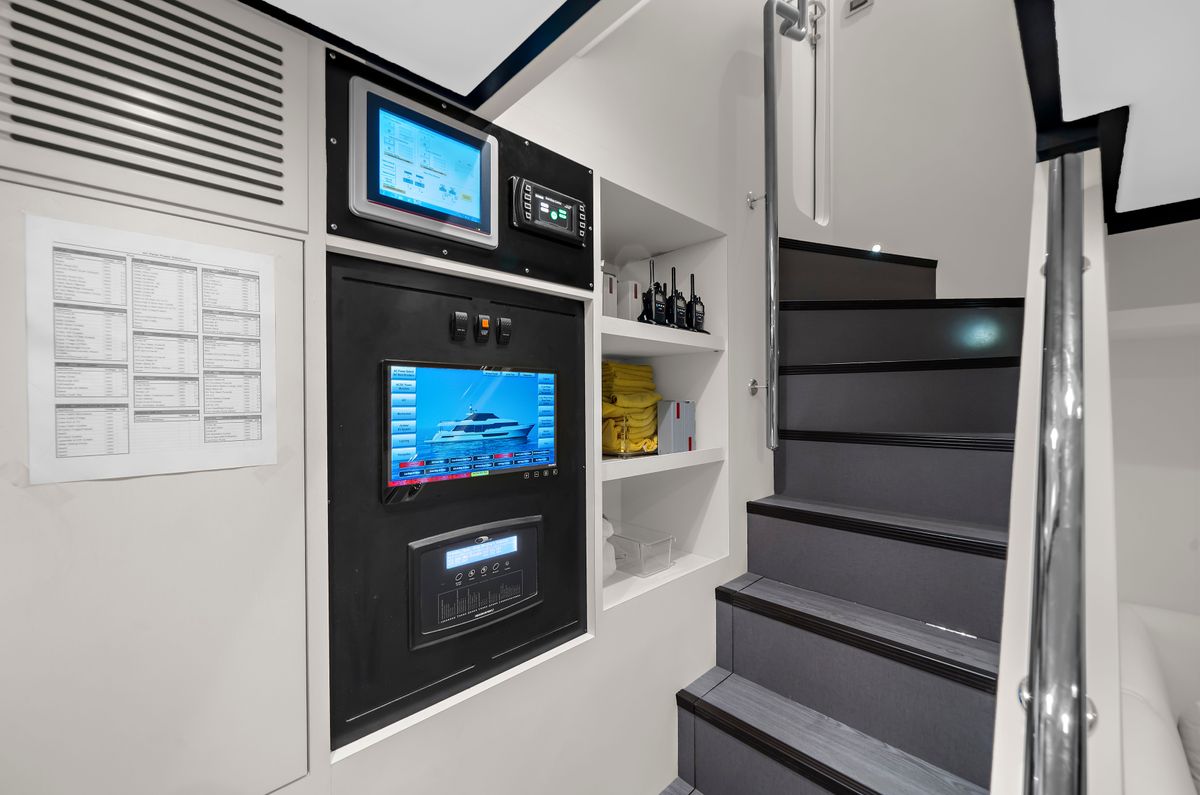 2024 Ocean Alexander 106 