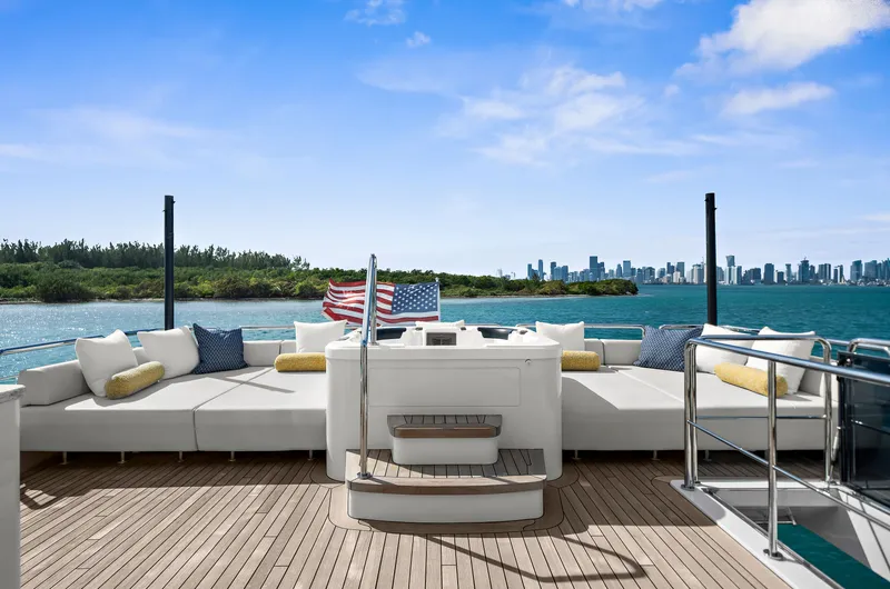 La-la-la Yacht Photos Pics 