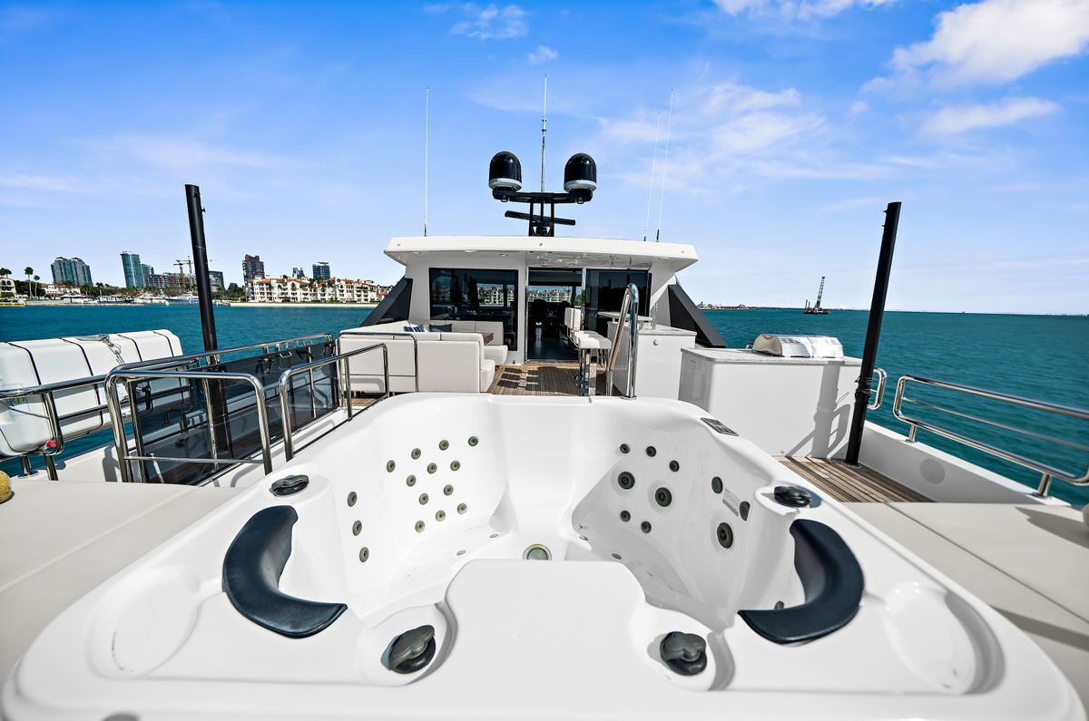 2024 Ocean Alexander 106 