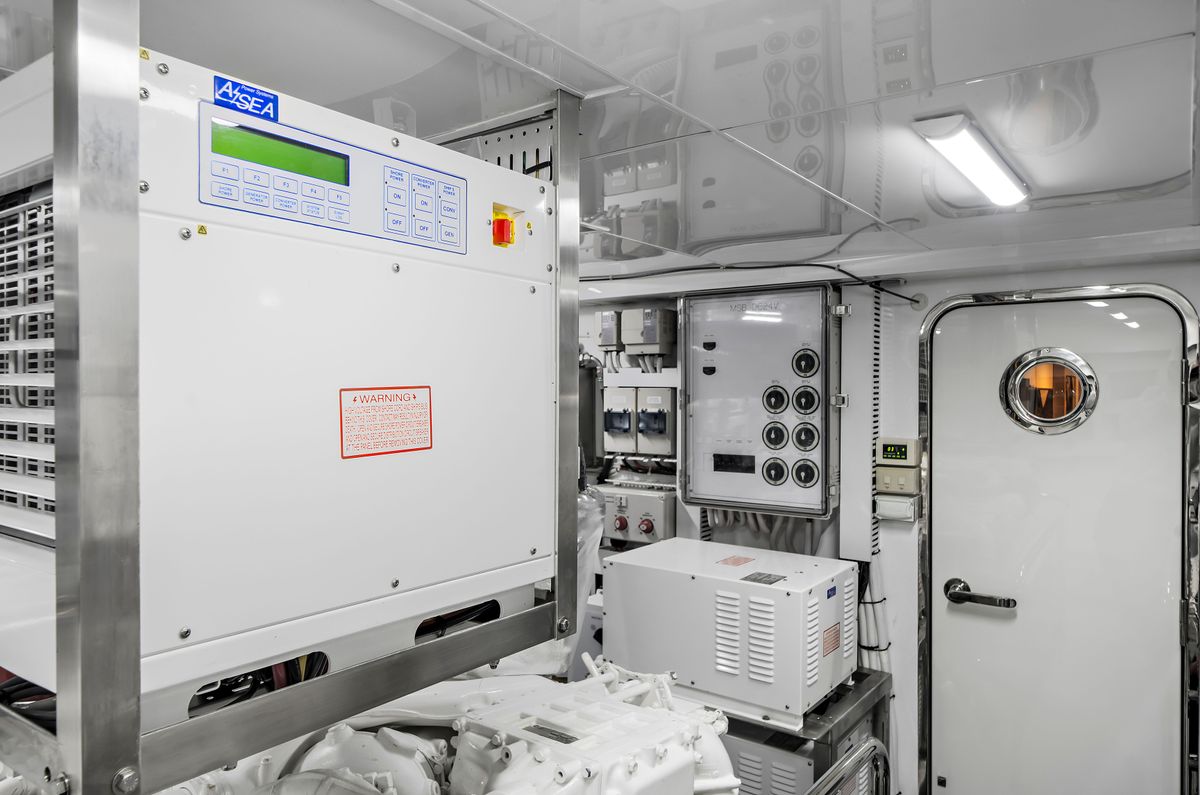 2024 Ocean Alexander 106 