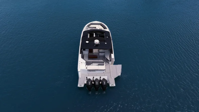  Yacht Photos Pics Cruisers Yachts 38 GLS OB w seakeeper