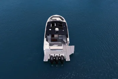 Cruisers Yachts 38 GLS OB