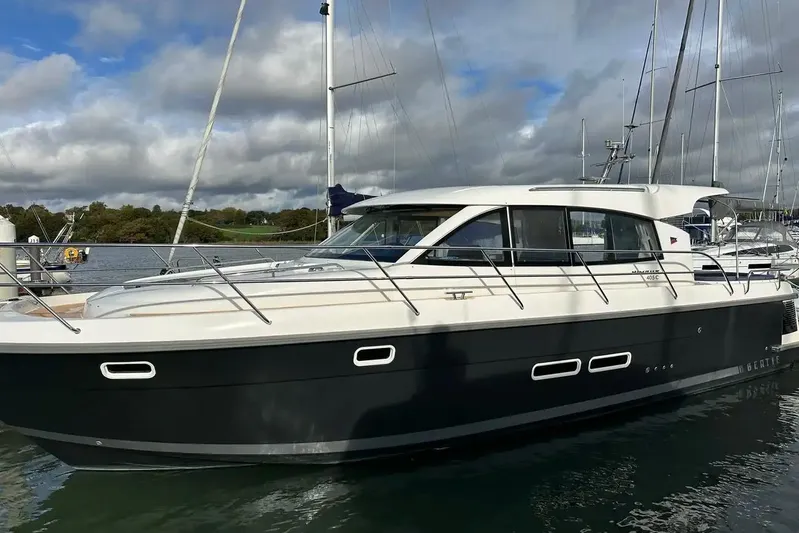 Bertie Yacht Photos Pics 2004 Nimbus 405 Coupé