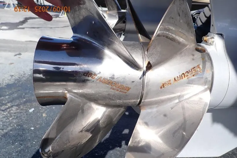  Yacht Photos Pics Stainless steel propeller of 2022 Formula 380 Super Sport Crossover OB boat.