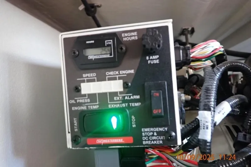  Yacht Photos Pics Control panel of a 2022 Formula 380 Super Sport Crossover OB boat.