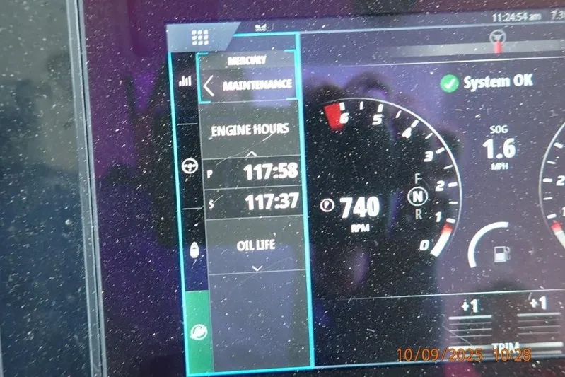  Yacht Photos Pics Dashboard of a 2022 Formula 380 Super Sport Crossover OB showing engine hours and RPM.