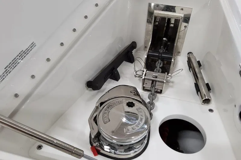  Yacht Photos Pics Anchor system of 2022 Formula 380 Super Sport Crossover OB boat.