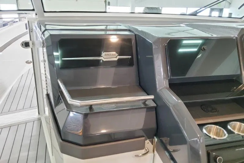  Yacht Photos Pics 2022 Formula 380 Super Sport Crossover OB dashboard with sleek design and modern controls.