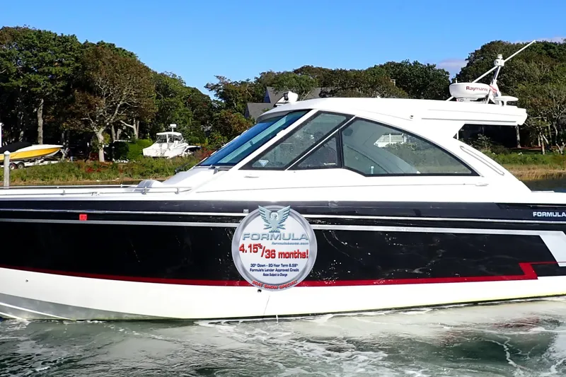  Yacht Photos Pics 2022 Formula 380 Super Sport Crossover OB boat cruising on water.