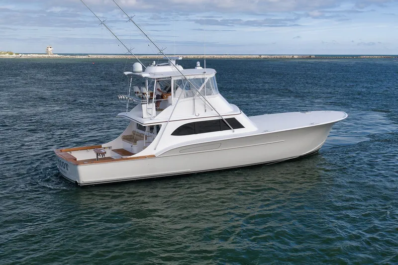 Decoy Yacht Photos Pics 2002 Paul Mann 60 Custom Carolina yacht cruising on open water.