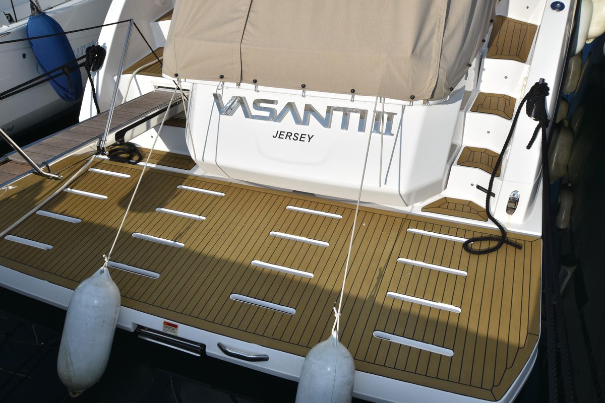 2022 Azimut 47