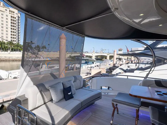 Tree-o Yacht Photos Pics 2023 Riviera 6000 Sport Yacht Platinum - Image 9