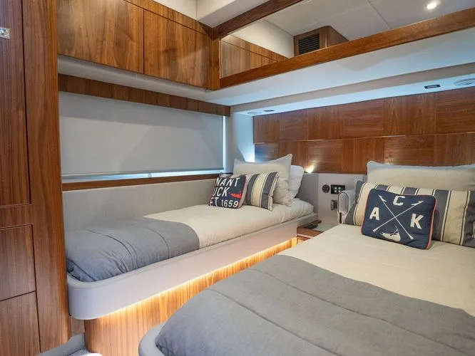 Tree-o Yacht Photos Pics 2023 Riviera 6000 Sport Yacht Platinum - Image 38