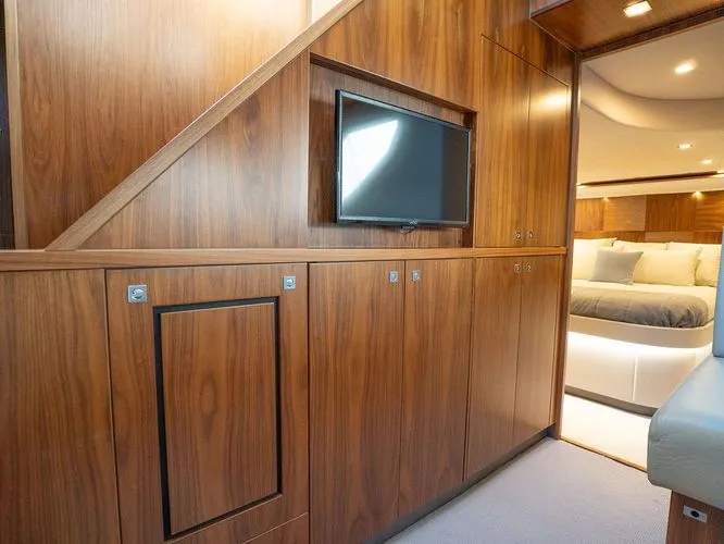 Tree-o Yacht Photos Pics 2023 Riviera 6000 Sport Yacht Platinum - Image 32