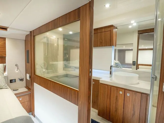 Tree-o Yacht Photos Pics 2023 Riviera 6000 Sport Yacht Platinum - Image 31