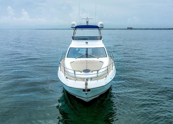 2014 Azimut Flybridge 54