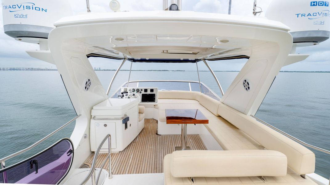 2014 Azimut Flybridge 54