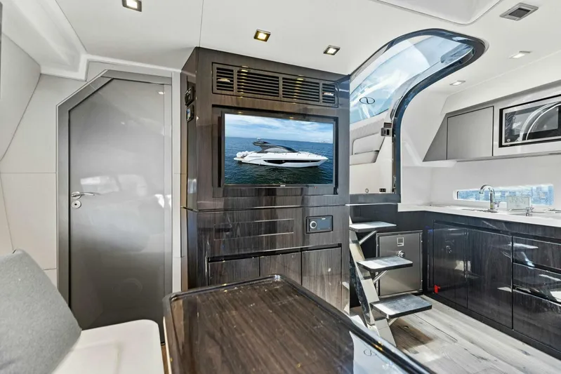 Cari Lee Yacht Photos Pics 2022 Schaefer 40 Sport - Image 23