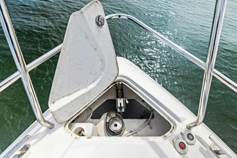 Cari Lee Yacht Photos Pics 2022 Schaefer 40 Sport - Image 10