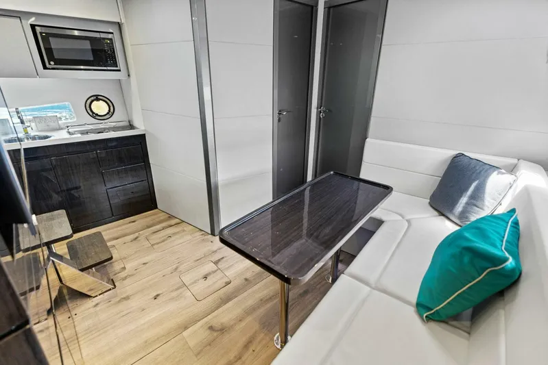 Cari Lee Yacht Photos Pics 2022 Schaefer 40 Sport - Image 26