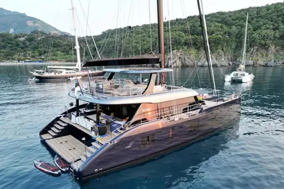 2022 Sunreef 70 Sailing