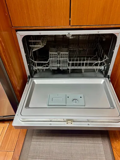 On Your Mark Yacht Photos Pics 