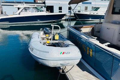 Yacht