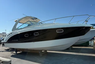Chaparral 330 Signature