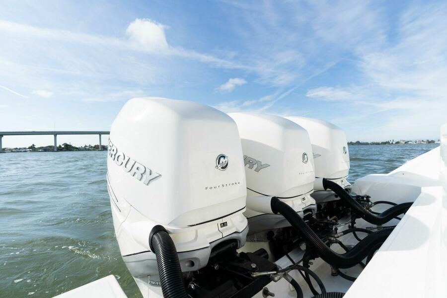 2019 Boston Whaler 38 outrage