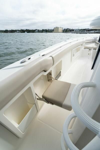 2019 Boston Whaler 38 outrage