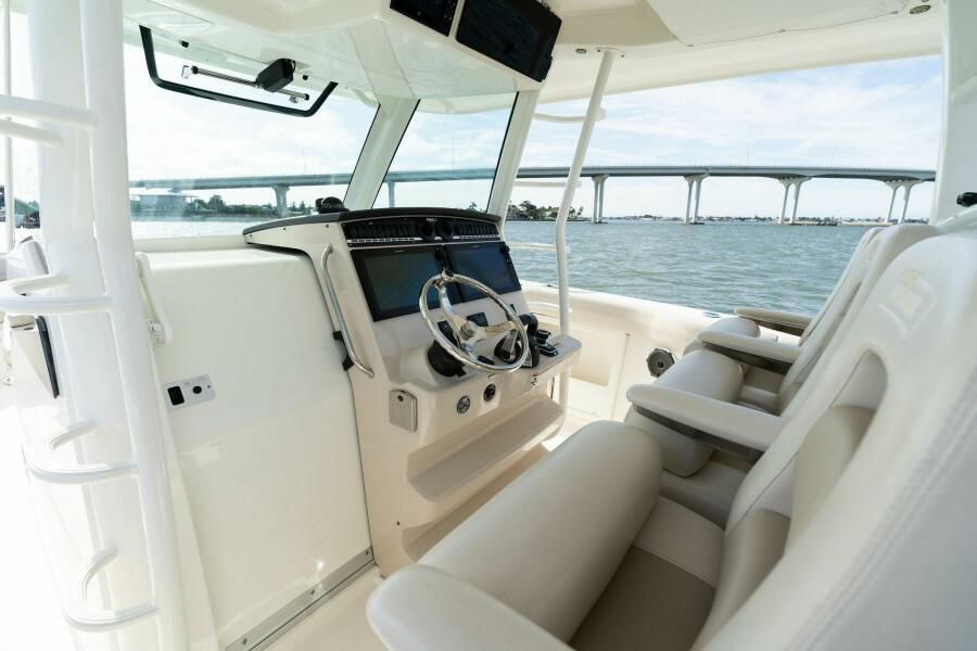 2019 Boston Whaler 38 outrage