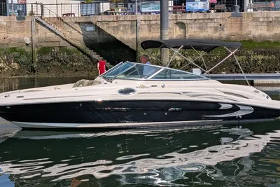 Sea Ray 270 Sundeck