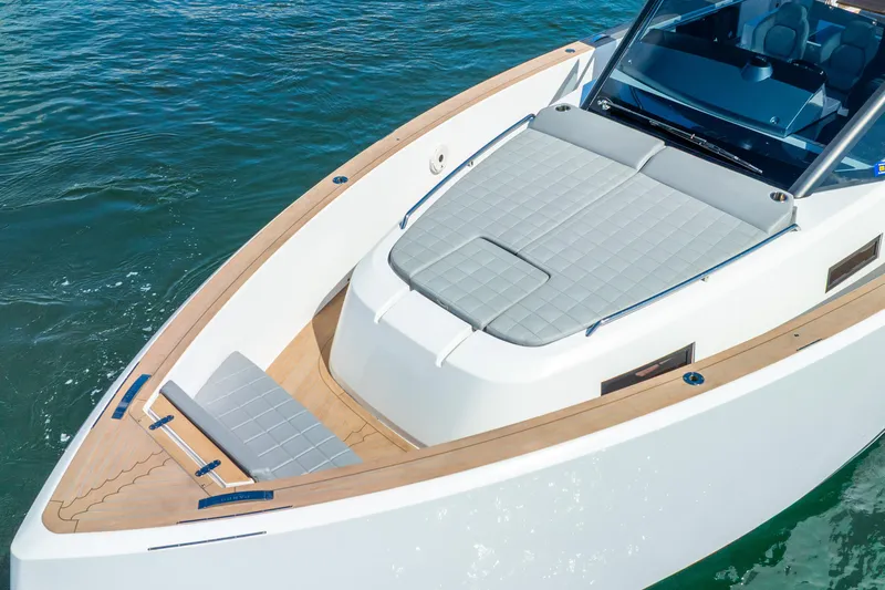  Yacht Photos Pics Pardo Yachts 43, 2021 model, featuring sleek deck design on calm water.