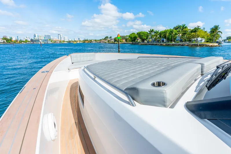  Yacht Photos Pics 2021 Pardo Yachts 43 on water, featuring sleek deck and luxurious seating.