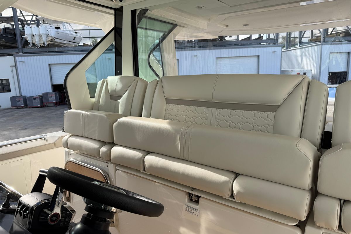 2023 Tiara Yachts 48 