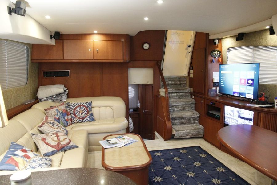 2004 Silverton 39 Motor Yacht