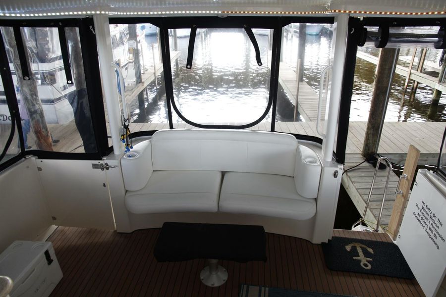 2004 Silverton 39 Motor Yacht
