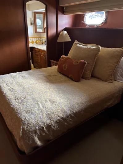 Ocean Pearl Yacht Photos Pics Guest stateroom