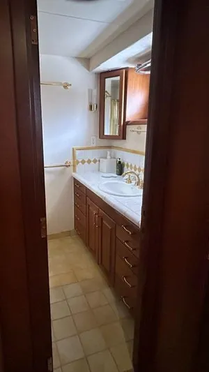 Ocean Pearl Yacht Photos Pics head