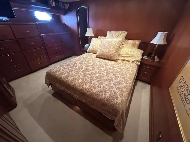 Ocean Pearl Yacht Photos Pics master stateroom