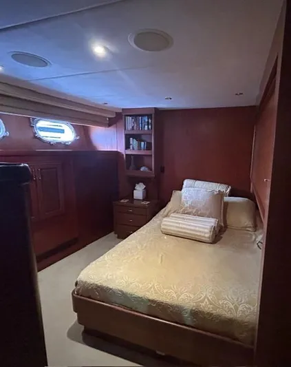 Ocean Pearl Yacht Photos Pics guest stateroom