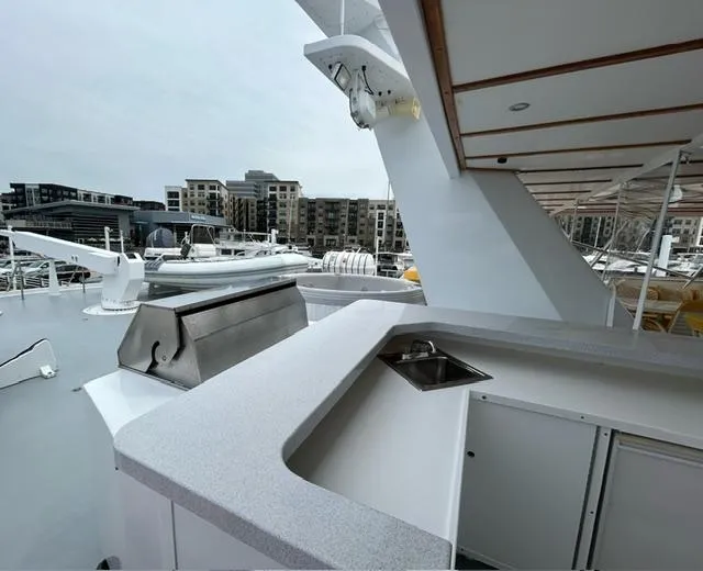 Ocean Pearl Yacht Photos Pics flybridge